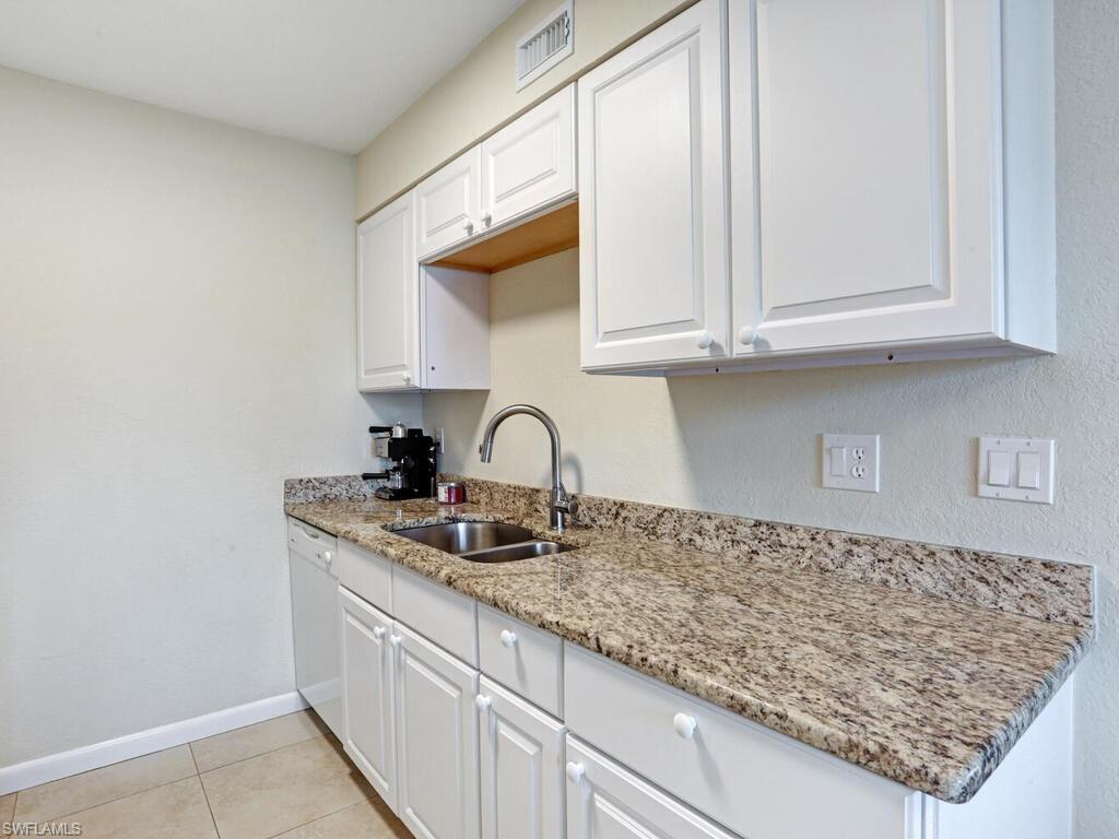 4621 Bayshore DR Unit: Q6