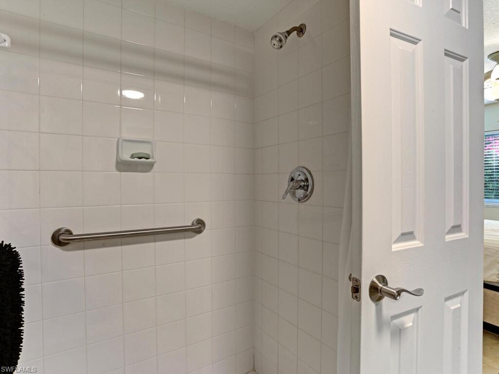 4621 Bayshore DR Unit: Q6