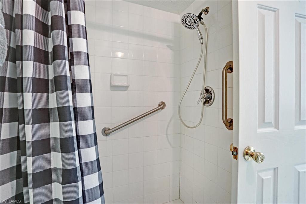 4621 Bayshore DR Unit: Q2