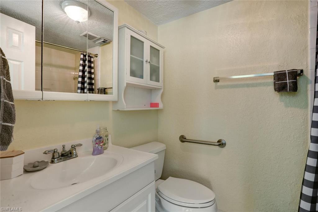 4621 Bayshore DR Unit: Q2