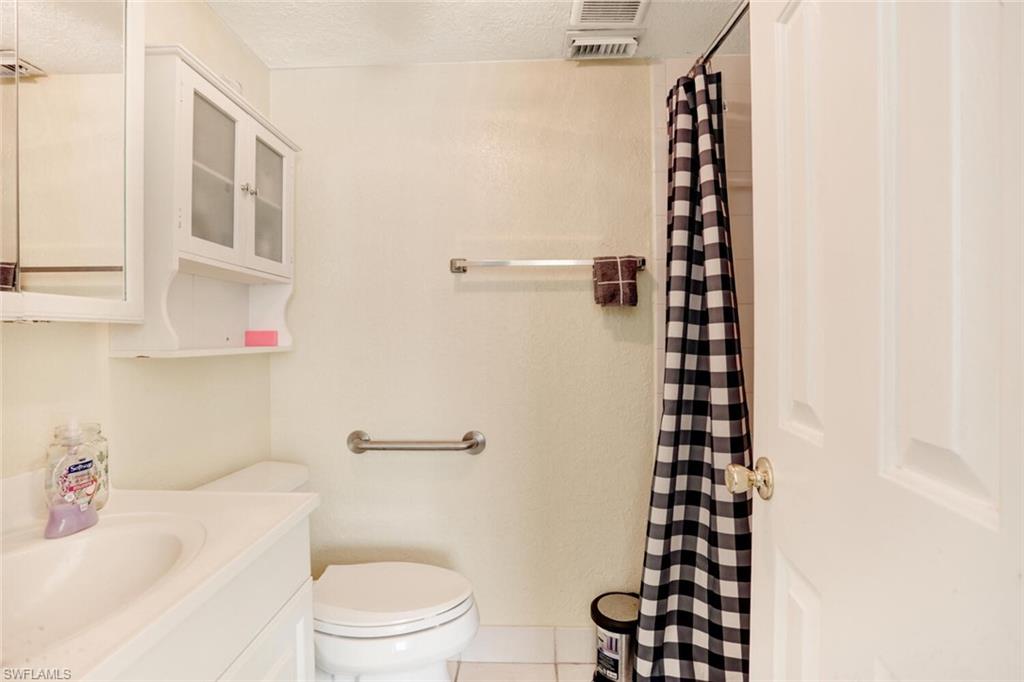 4621 Bayshore DR Unit: Q2