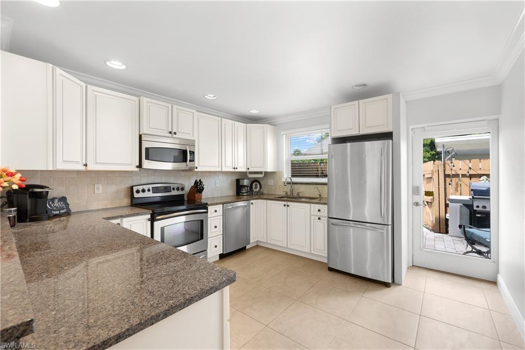 180 Cypress WAY E Unit: C116