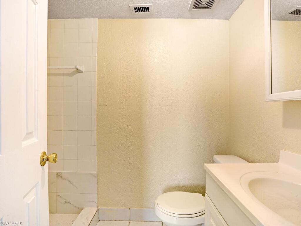 4629 Bayshore DR Unit: J1