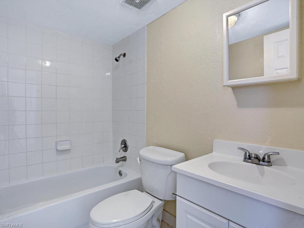 4629 Bayshore DR Unit: J1