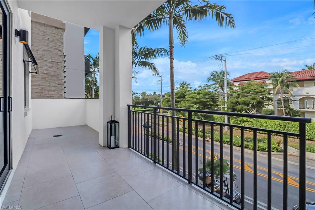 1035 3rd AVE S Unit: 203