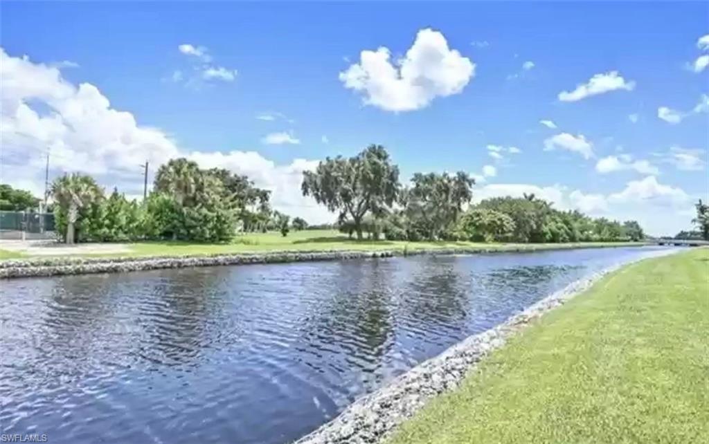 600 Valley Stream DR Unit: F8