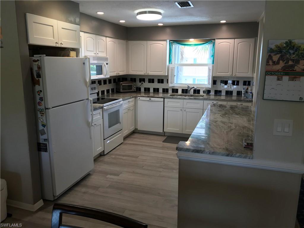600 Valley Stream DR Unit: F8