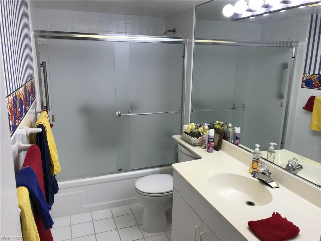600 Valley Stream DR Unit: F8