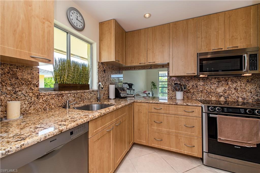 726 Broad AVE S Unit: 726