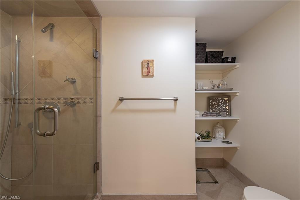 726 Broad AVE S Unit: 726