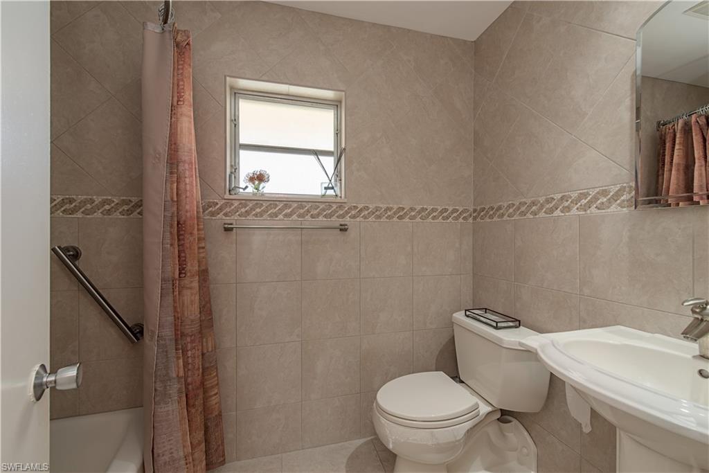 726 Broad AVE S Unit: 726