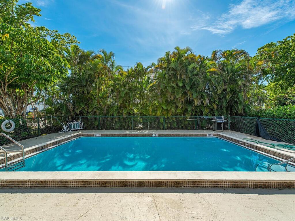 726 Broad AVE S Unit: 726