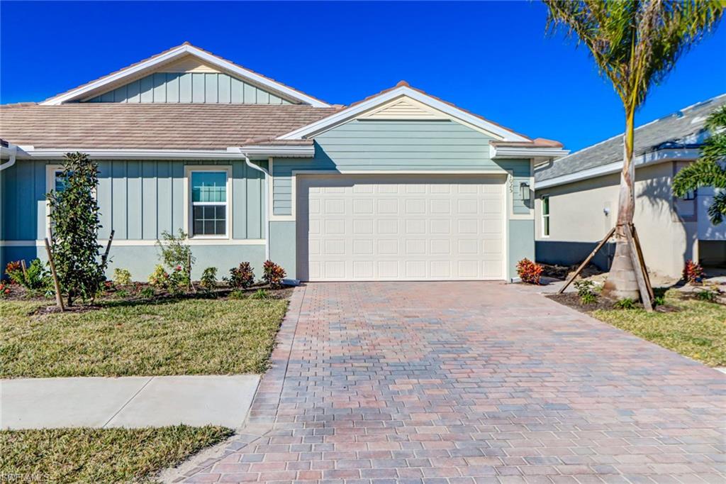 1025 Tranquil Brook DR