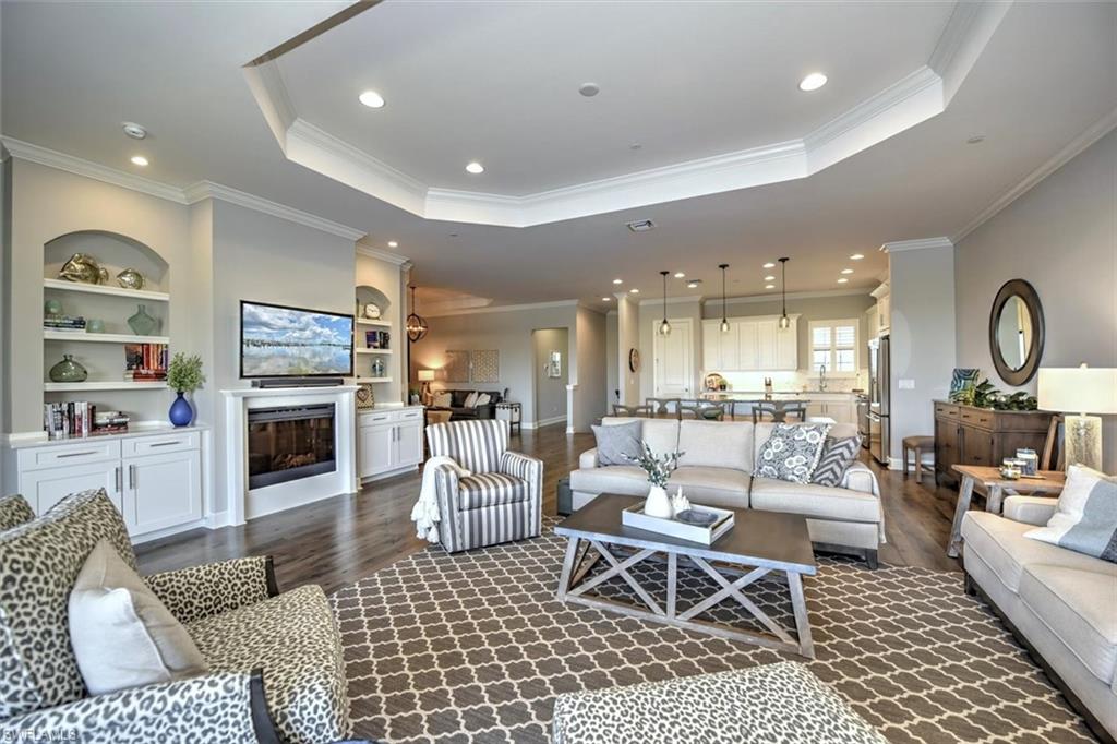 9679 Montelanico LOOP Unit: 202