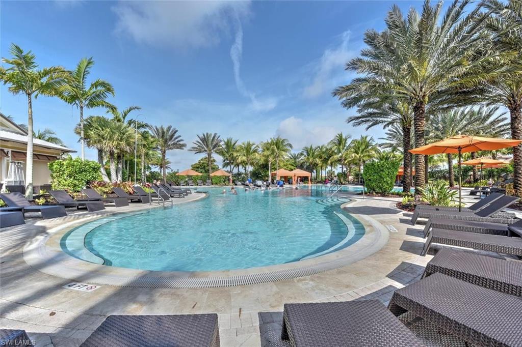 9679 Montelanico LOOP Unit: 202