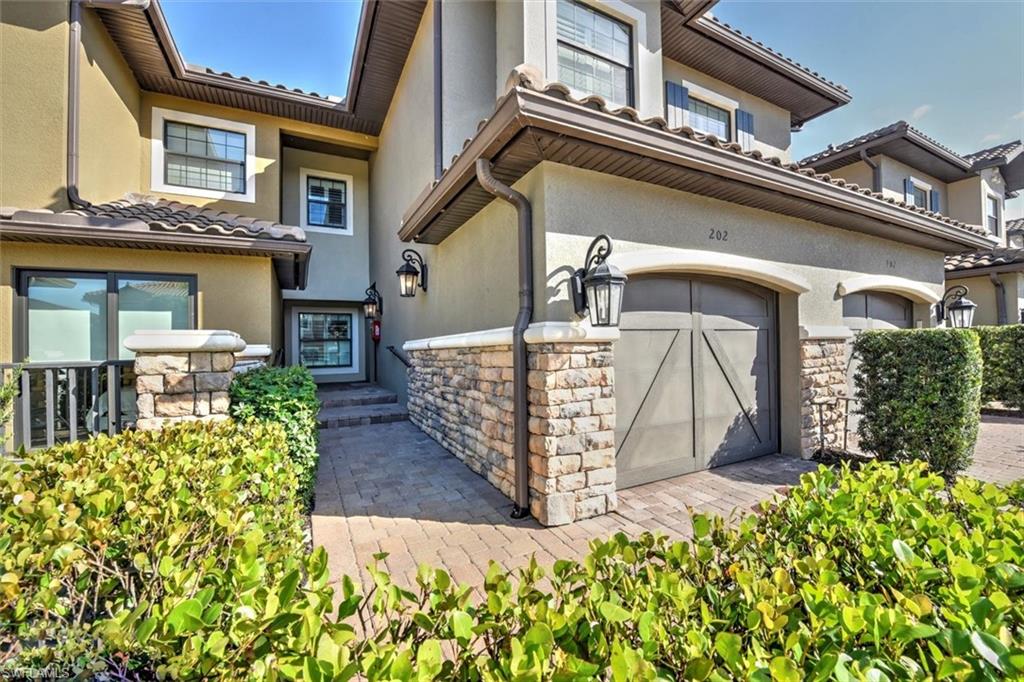 9679 Montelanico LOOP Unit: 202