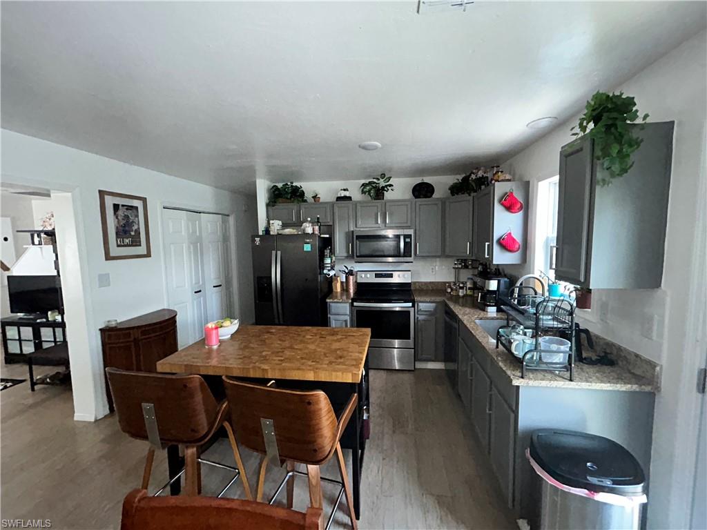235 Leawood CIR