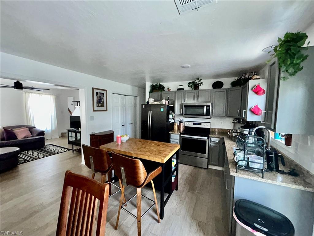 235 Leawood CIR