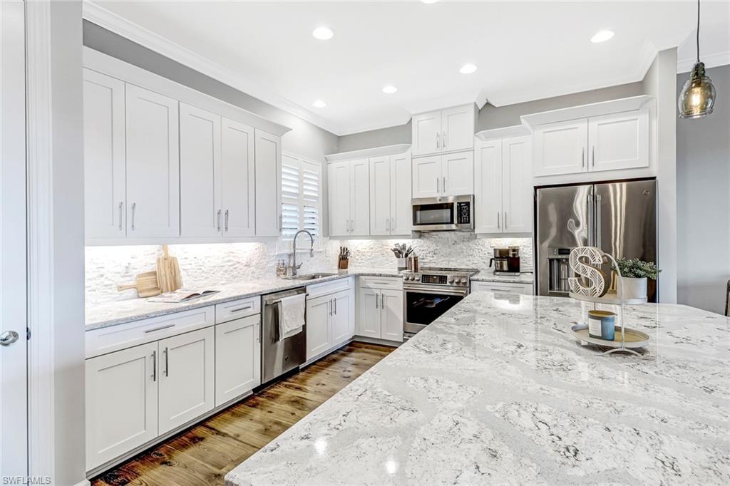 9679 Montelanico LOOP Unit: 202