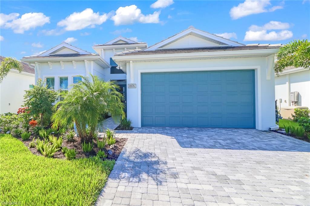 8976 Mustique LN