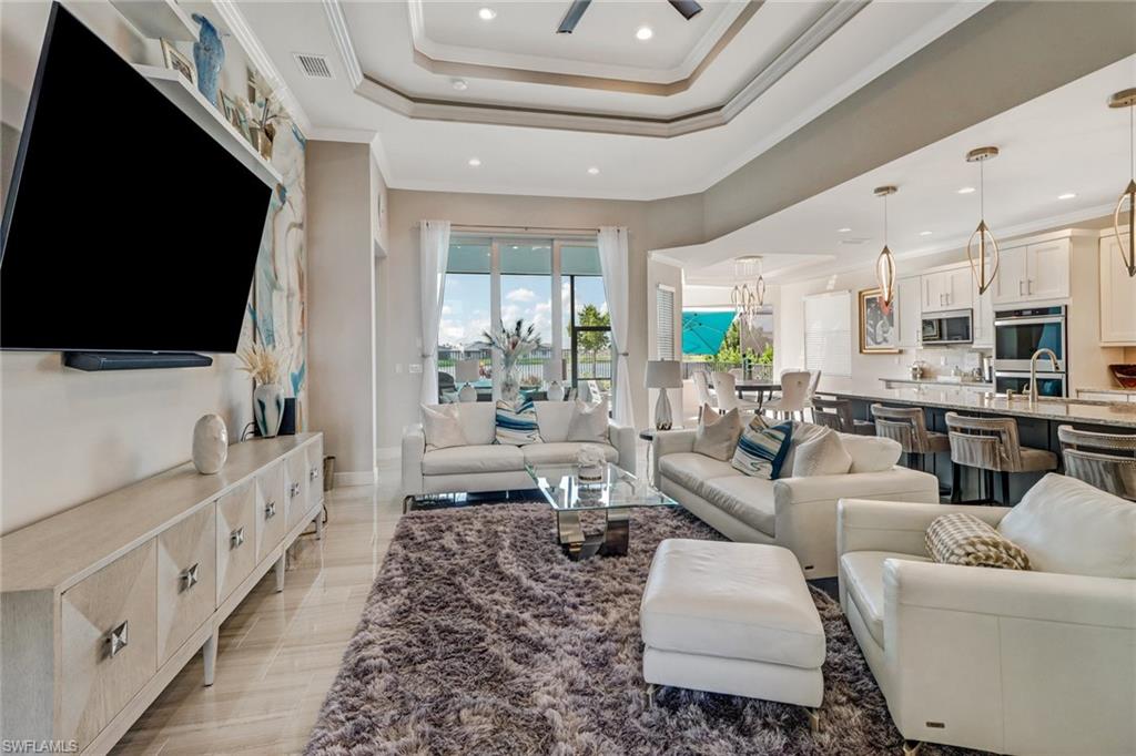 8976 Mustique LN