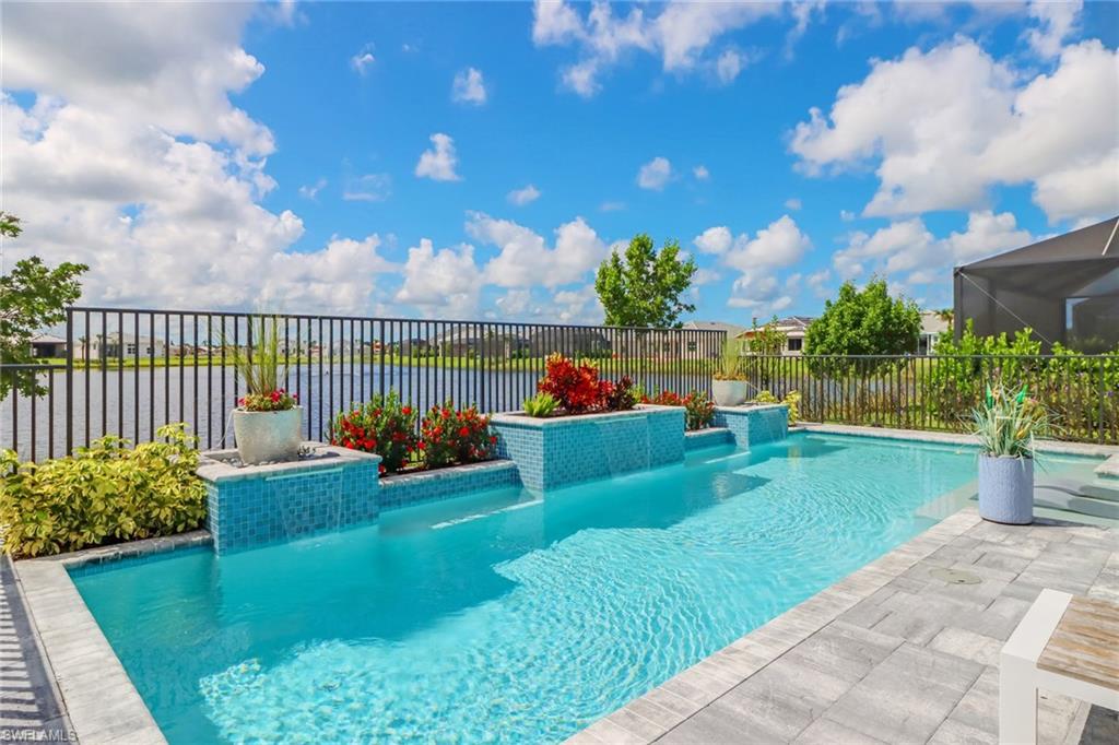 8976 Mustique LN