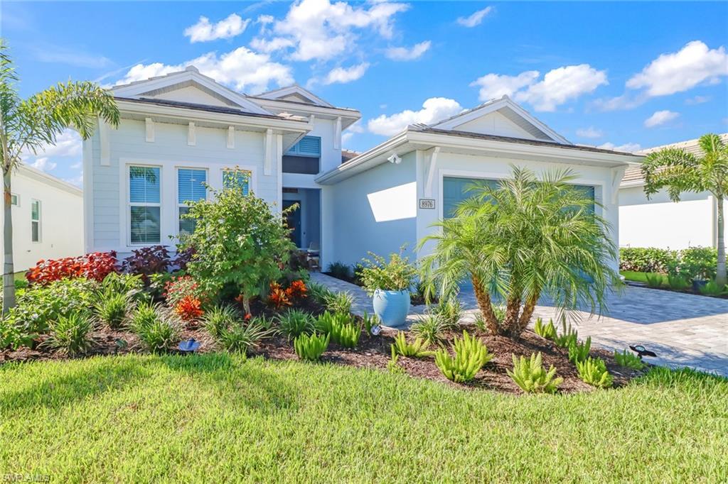 8976 Mustique LN