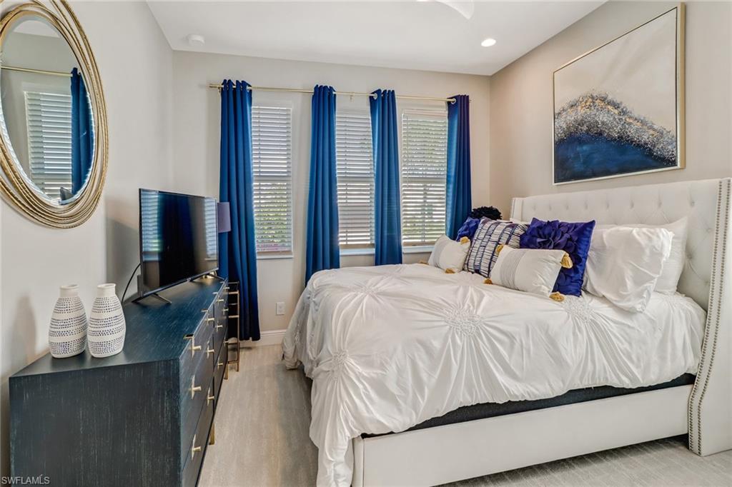 8976 Mustique LN