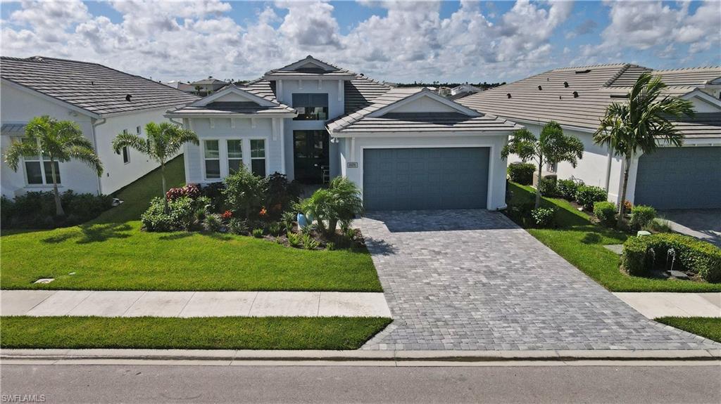 8976 Mustique LN