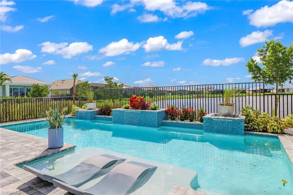 8976 Mustique LN