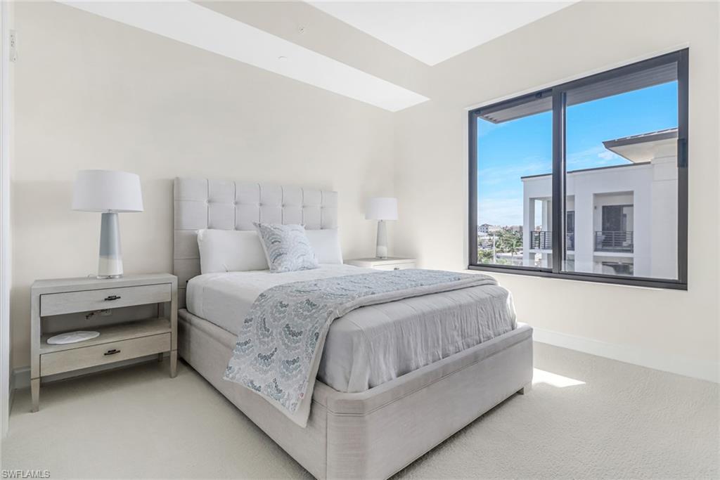 1125 CENTRAL AVE Unit: 579