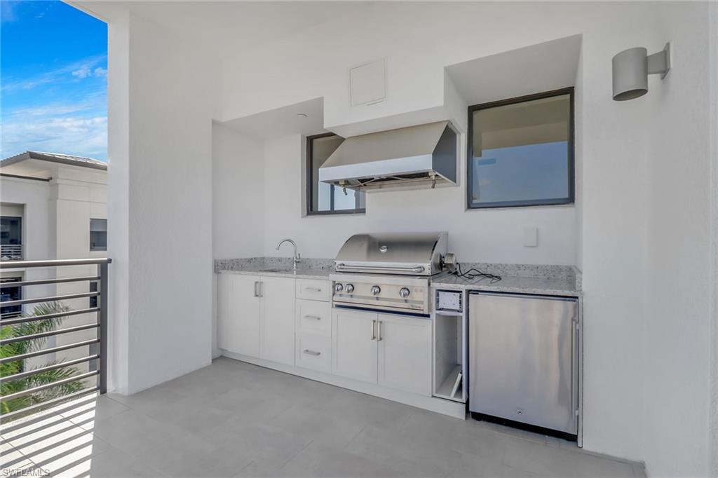 1125 CENTRAL AVE Unit: 579