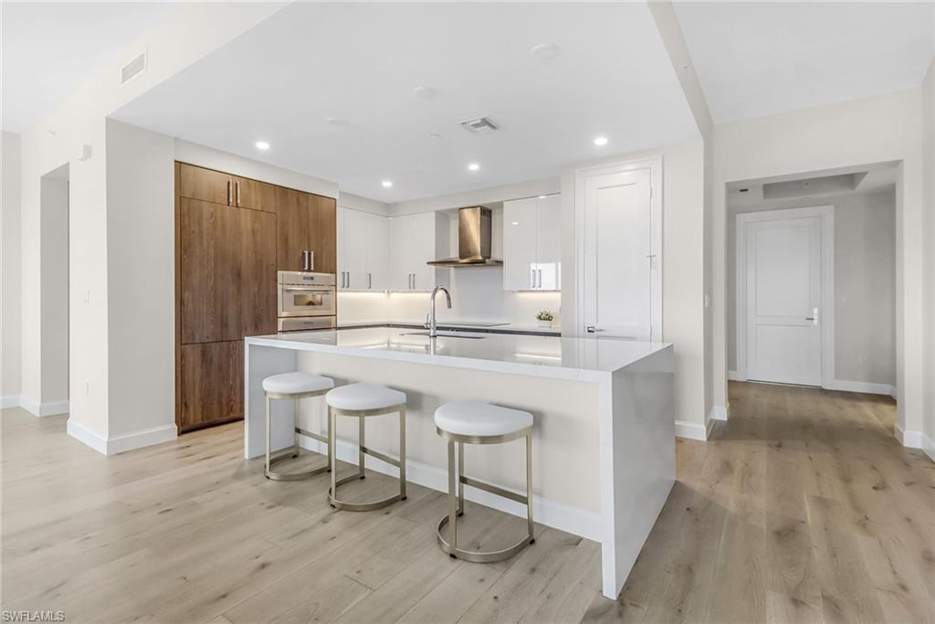 1125 CENTRAL AVE Unit: 579
