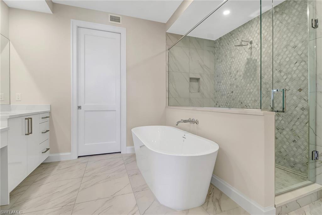 1125 CENTRAL AVE Unit: 579