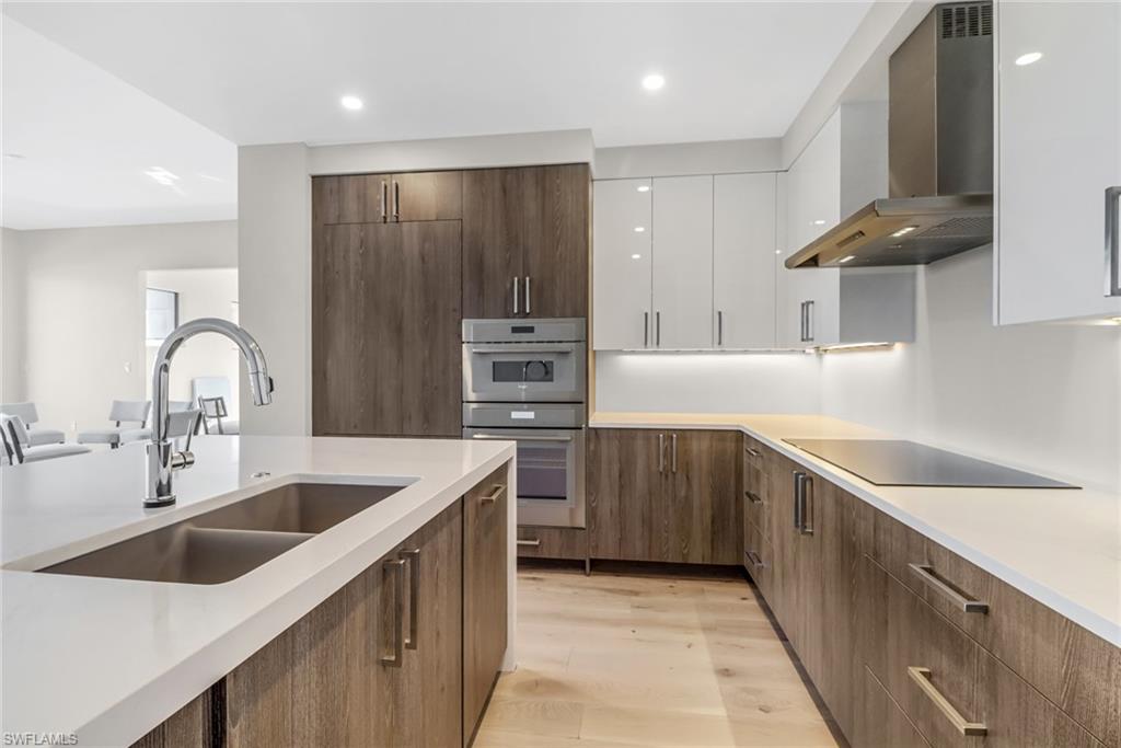 1125 CENTRAL AVE Unit: 579