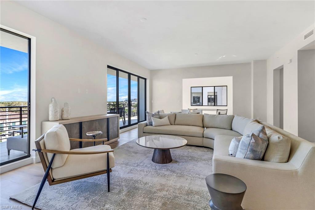 1125 CENTRAL AVE Unit: 579