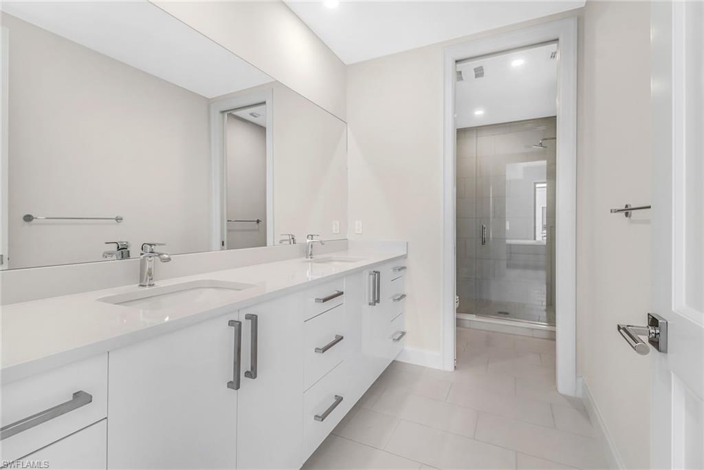 1125 CENTRAL AVE Unit: 579