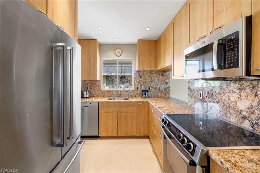 726 Broad AVE S