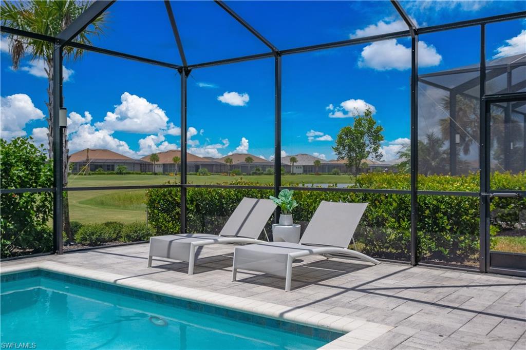 15880 Leaning Pine LN