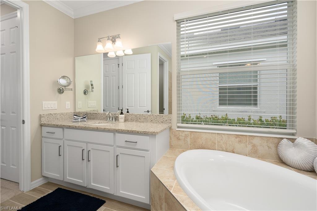 15880 Leaning Pine LN