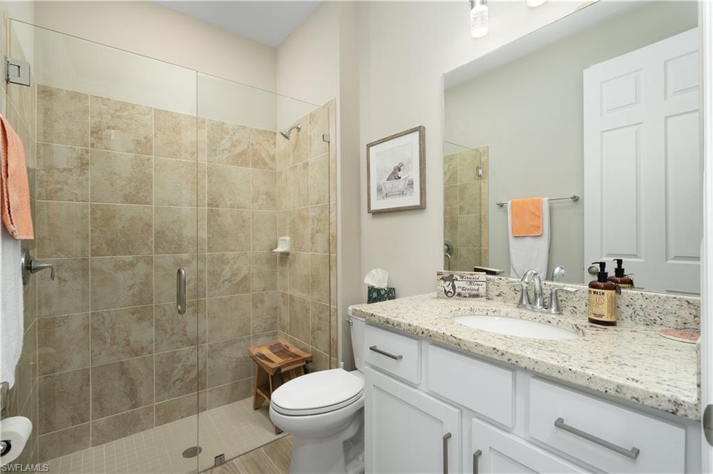 15880 Leaning Pine LN