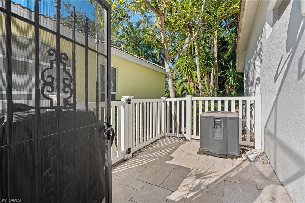 180 Spring Lake CIR