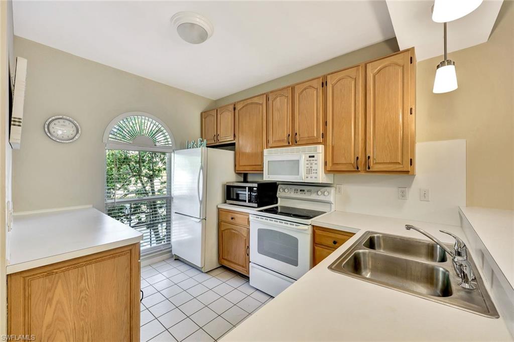 8228 Twelve Oaks CIR # 323
