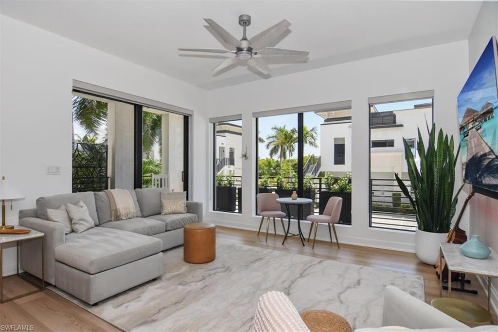 1111 Central AVE # 207, NAPLES Unit: 207