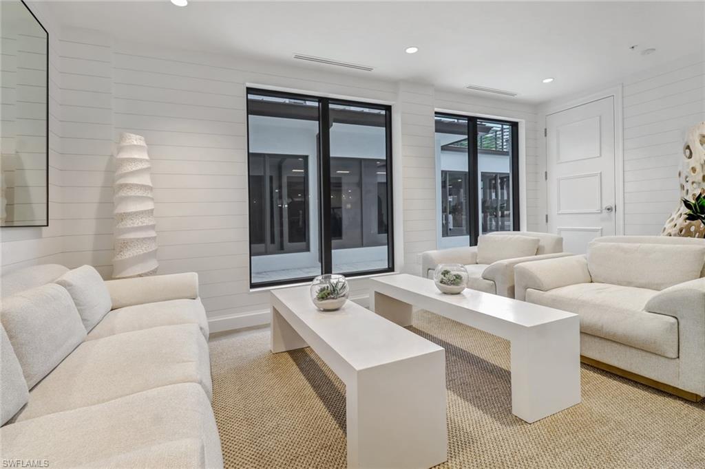 1111 Central AVE # 207, NAPLES Unit: 207