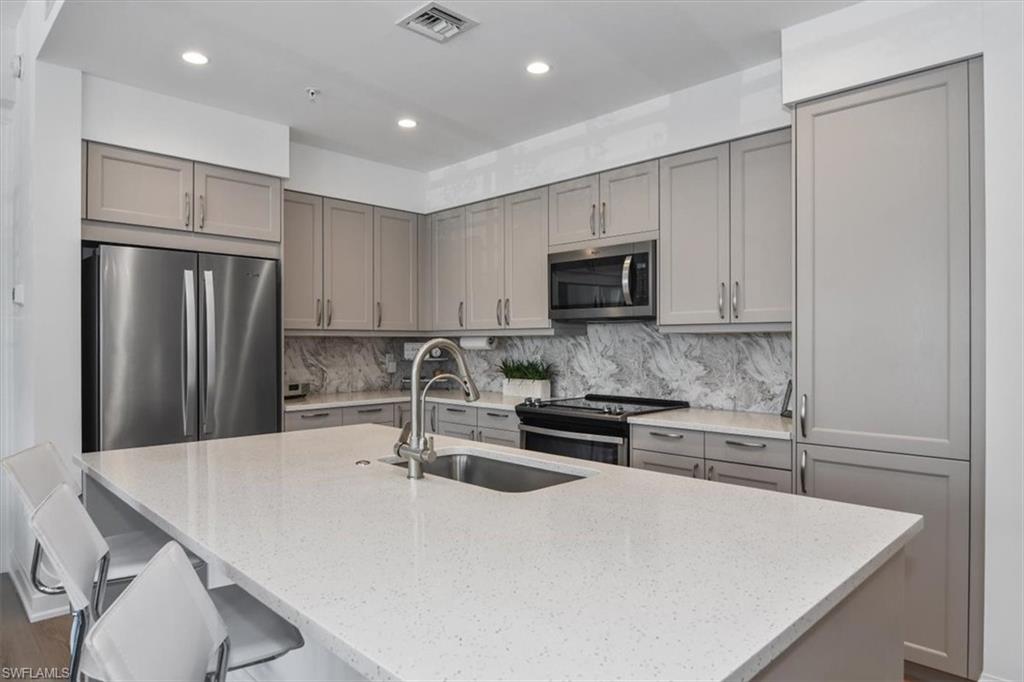 1111 Central AVE # 207, NAPLES Unit: 207