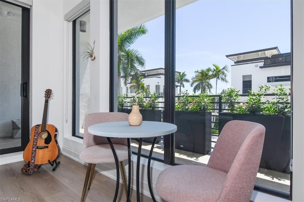 1111 Central AVE # 207, NAPLES Unit: 207