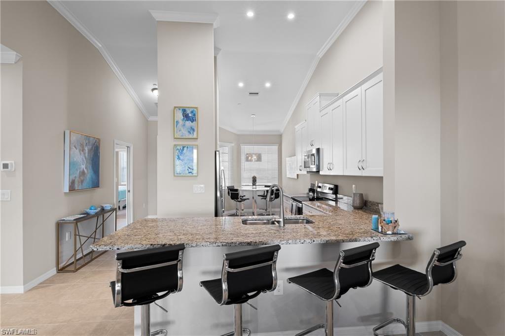 9402 Pocida CT # 204, NAPLES Unit: 204