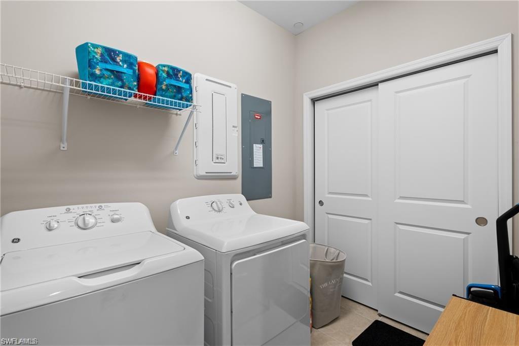 9402 Pocida CT # 204, NAPLES Unit: 204