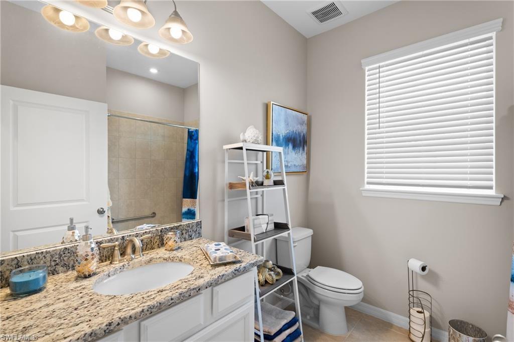 9402 Pocida CT # 204, NAPLES Unit: 204